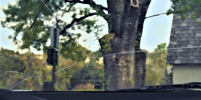 cracked-windshield